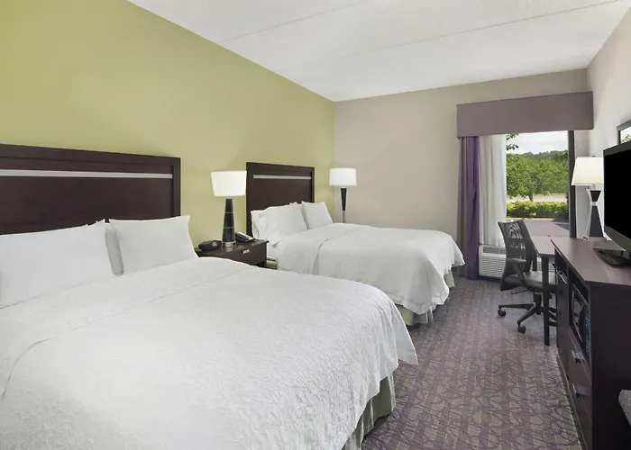 Hampton Inn Atlanta Town Center / Kennesaw