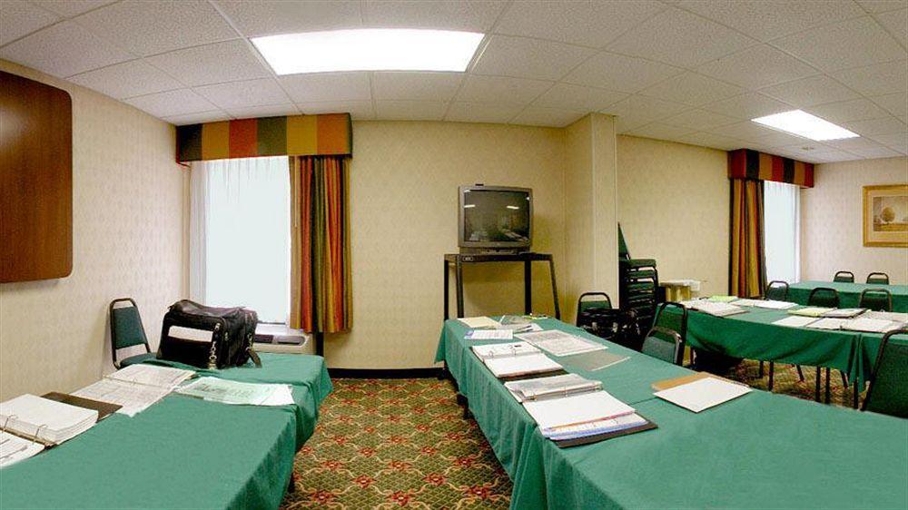 Hampton Atlanta-town Center/kennesaw 3*